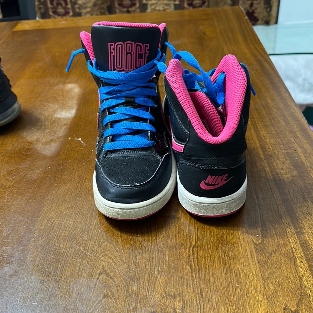 Nike Force size 6y